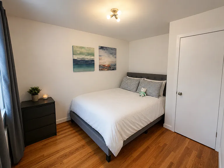 358 E 19th St #3R — Photo 2