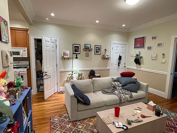 5th image of 275 River St #3