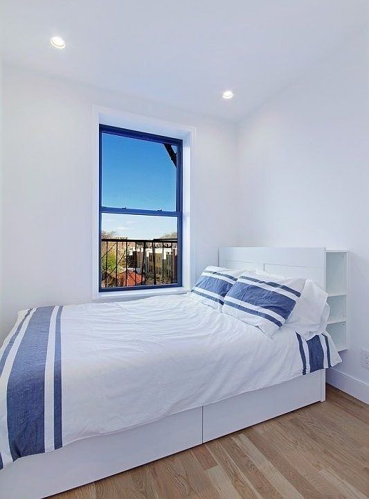 2nd image of 851 Franklin Ave #2E