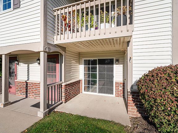 2nd image of 516 Pewaukee ROAD #C