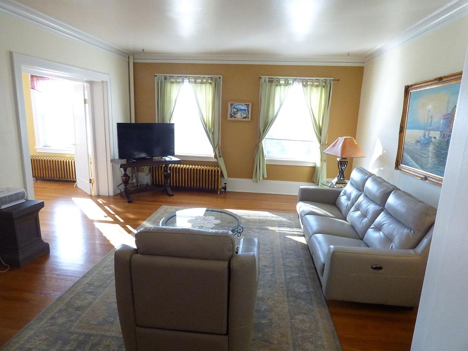 Livingroom views to Puget Sound