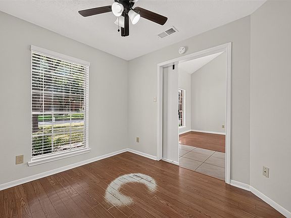 5th image of 726 Long Prairie Dr