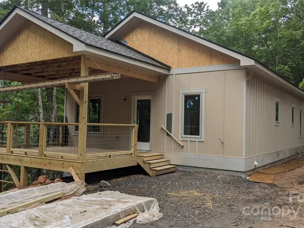 182 E Wilderness Rd, Lake Lure, NC 28746