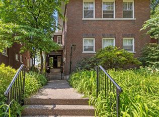 4048 Flora Pl, Saint Louis, MO 63110