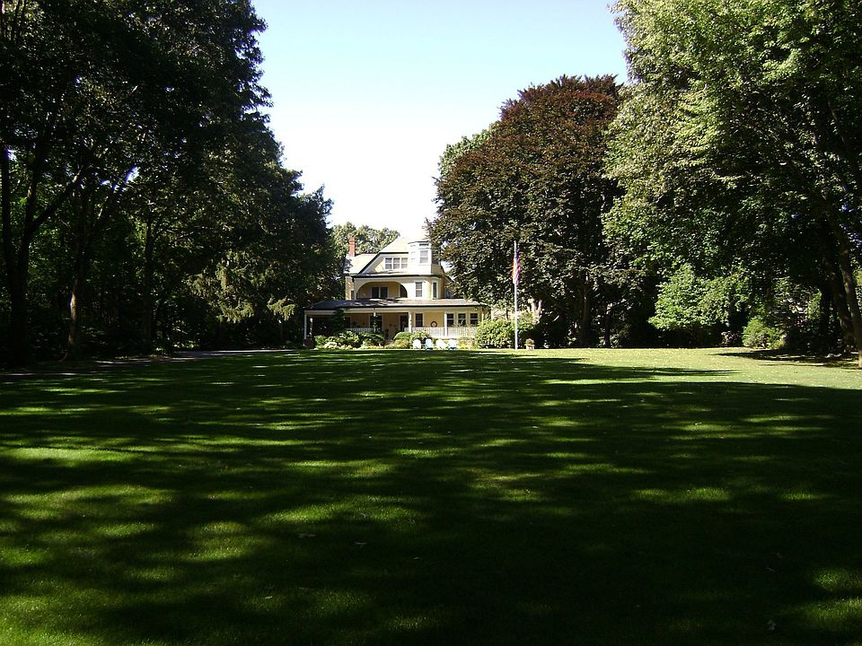 2nd image of 199 Bayview Ave