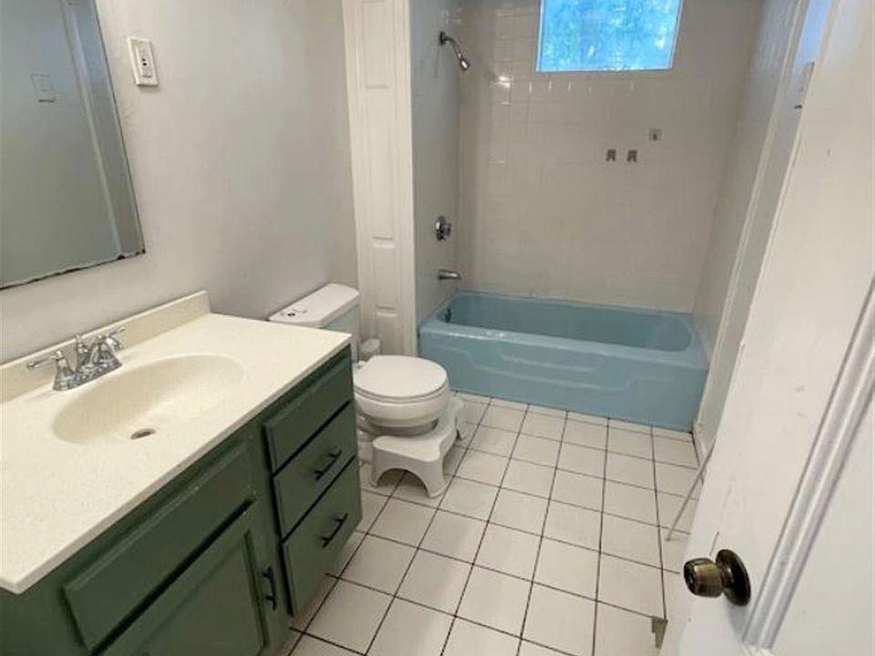 2nd image of 5 Durham St #3