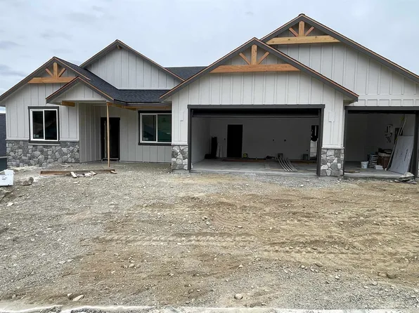 74 E Center Ln, Spokane, WA 99208