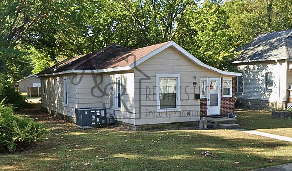 2nd image of 214 E Adams St