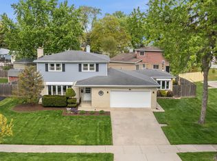 237 N Pioneer Dr, Addison, IL 60101