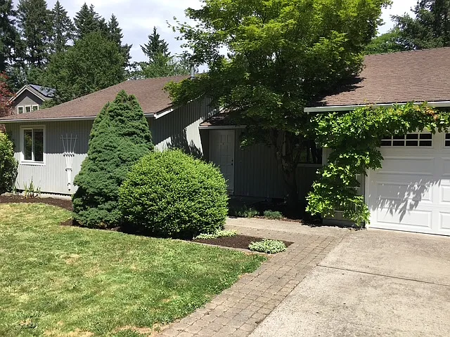 17617 Nicole Ln — Photo 2