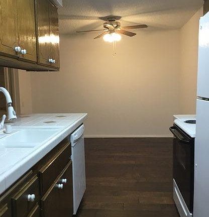 2nd image of 11935 Dorothy St APT 103
