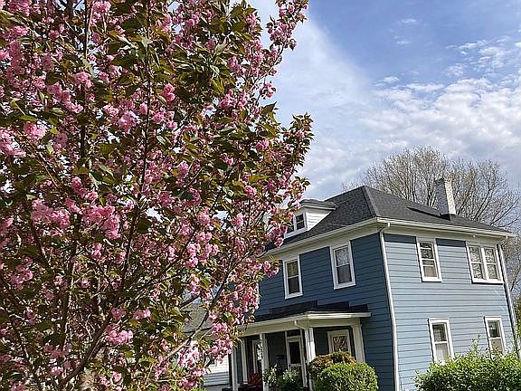 5th image of 2229 Columbia Ave