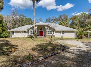 35 Captains Cove Rd, Inglis, FL 34449