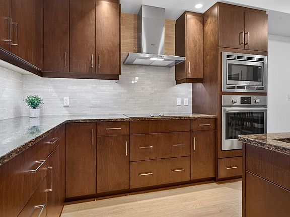 4th image of 200 Bellerose Dr #514
