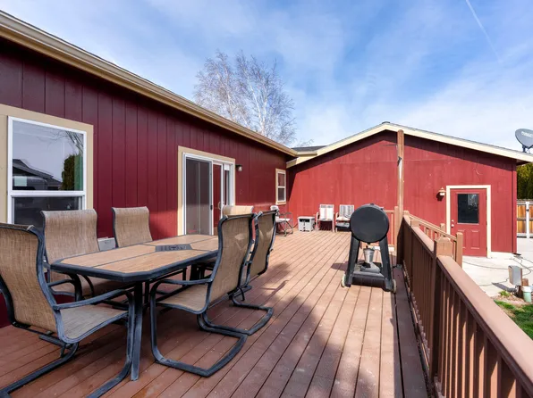 658 NE Shoshone Dr, Redmond, OR 97756
