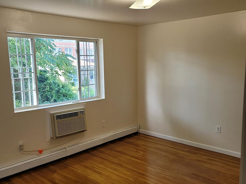 2nd image of 834 E 218th St APT 1-3