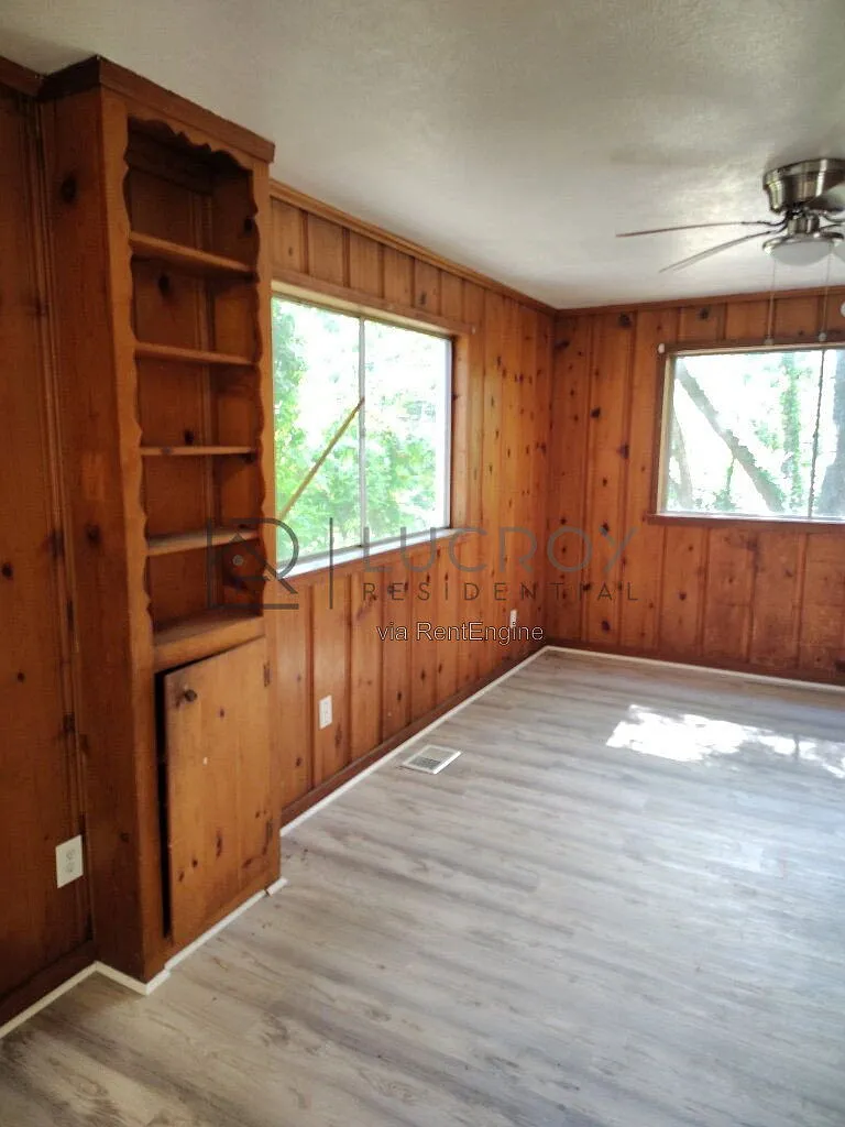 3 bed, 2.0 bath, 1560 sqft, $1,250 — Photo 4
