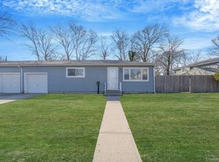 472 S Ocean Ave, Patchogue, NY 11772