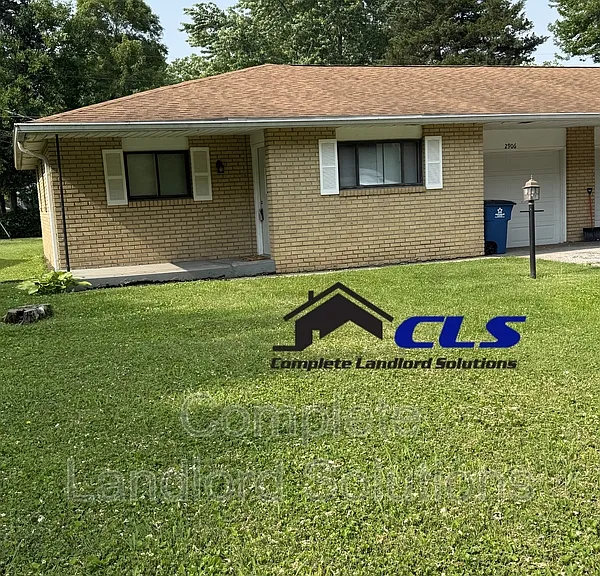 2906 E Haythorne Ave — Photo 2