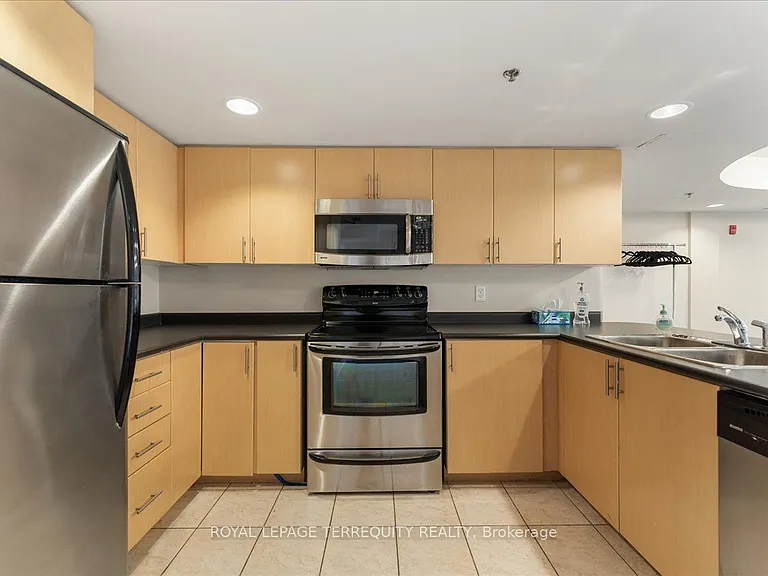 3070 Rotary Way #402 — Photo 4