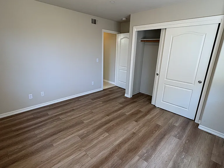 249 N 7th St — Photo 10