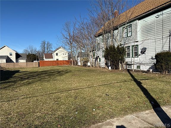 3rd image of 322 Adams St Lot 17