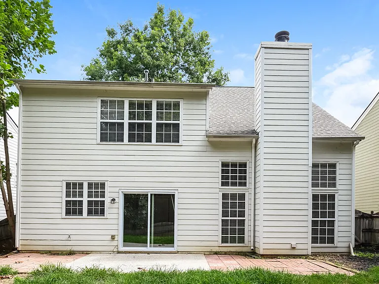 210 Ashland Dr — Photo 16