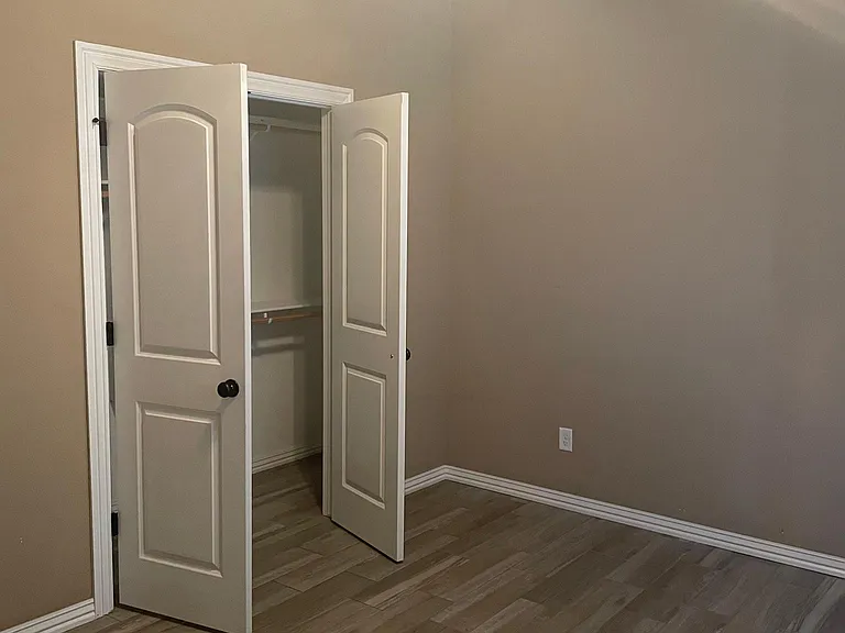 3995 Orleans Ave — Photo 14