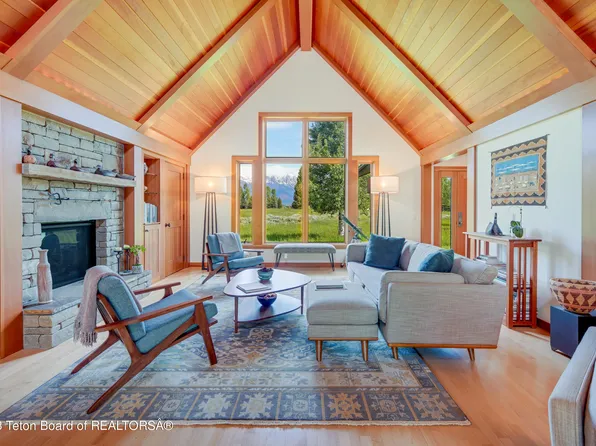 400 E Oatgrass Rd, Jackson, WY 83001