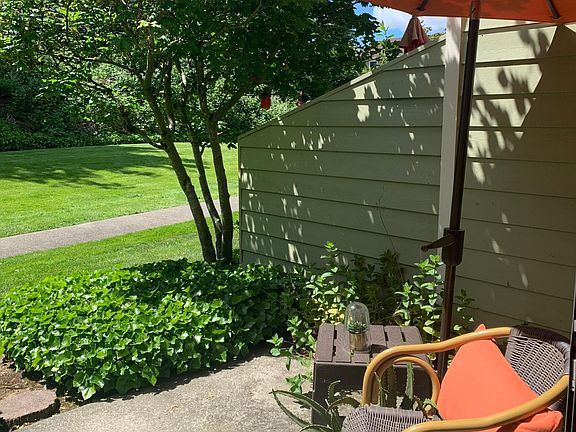 4th image of 3955 NW Fairway Ln