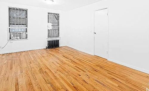 3rd image of 172 E 92nd St APT 5A