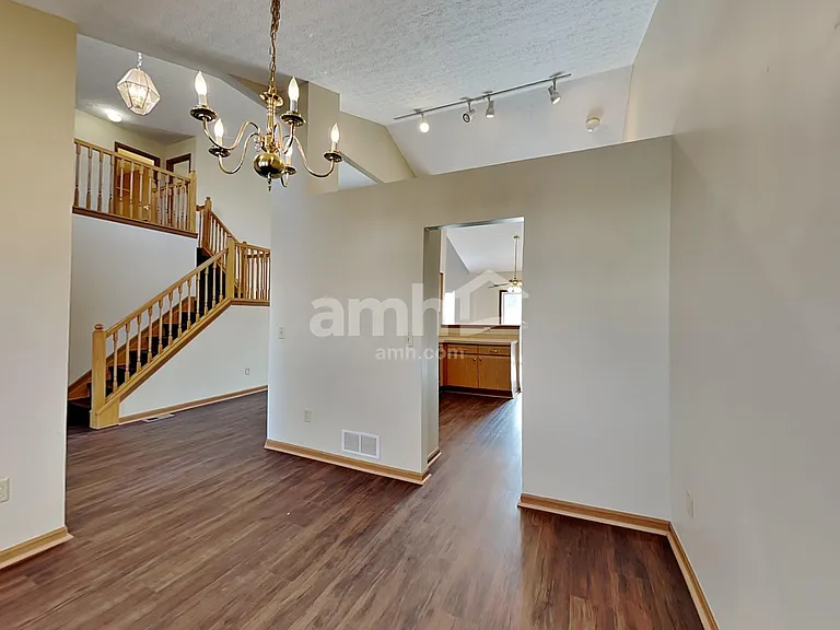 1083 Insco Loop — Photo 8