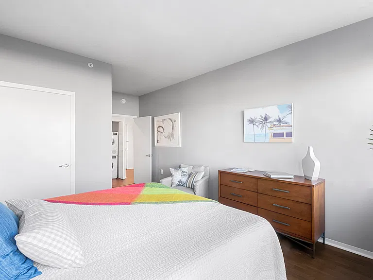 2032 1/2 Hudson St #527 — Photo 12
