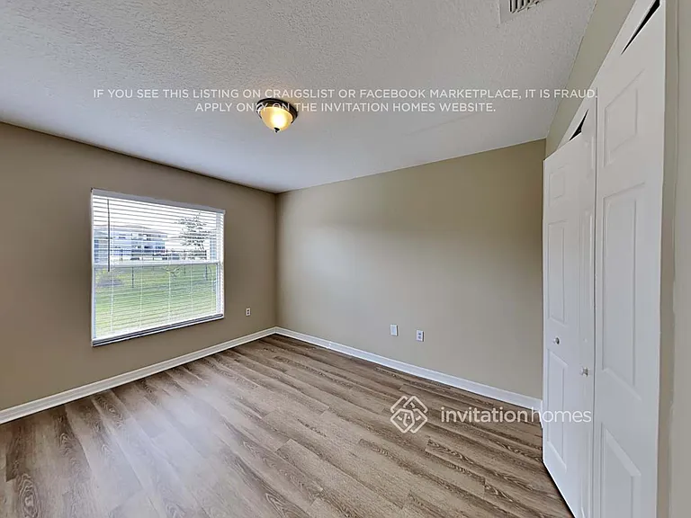 327 Huron Dr — Photo 13