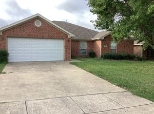 612 Douglas Dr, Mansfield, TX 76063