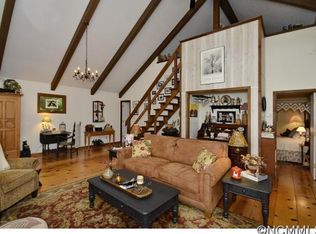 126 Drexel Rd, Hendersonville, NC 28739