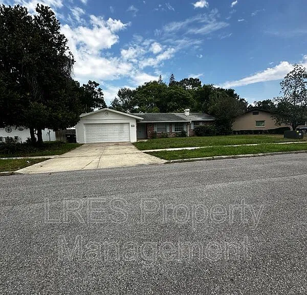 2719 Merrie Oaks Rd — Photo 2
