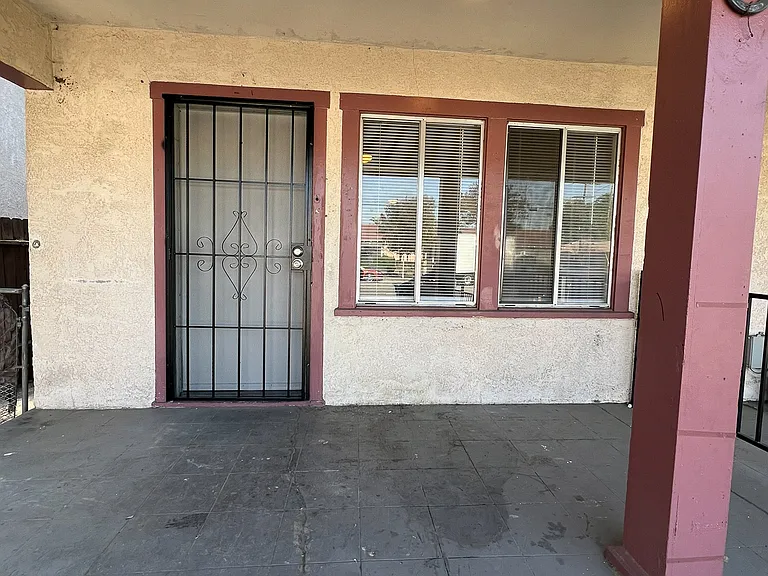 1487 N Mountain View Ave — Photo 13