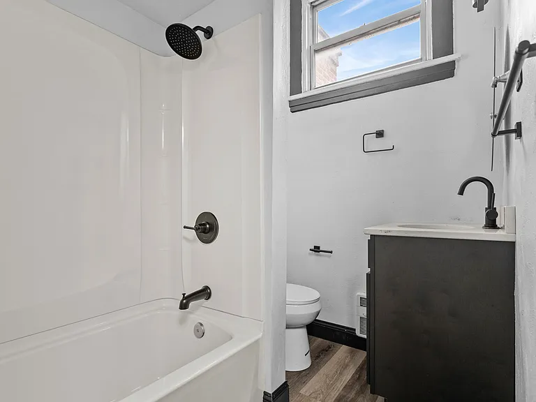 1112 1/2 Chartiers Ave #1112-1/2 — Photo 8