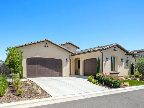 11298 N Via San Toma Dr, Fresno, CA 93730