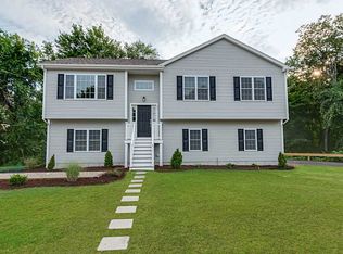 31 1st Ave, Cumberland, RI 02864