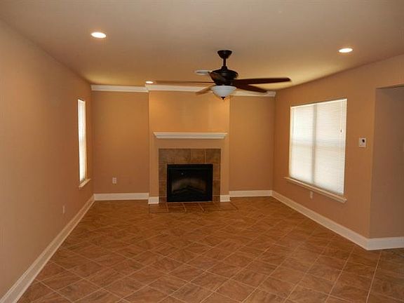 2nd image of 1500 W Esplanade Ave APT 42A