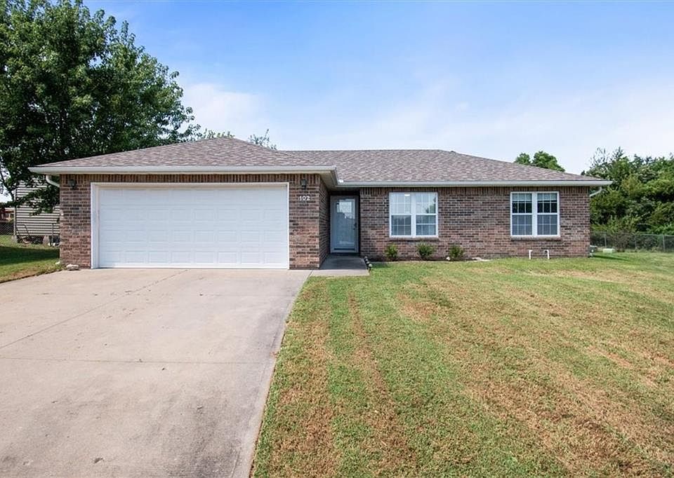 1st image of 102 Shady Ln