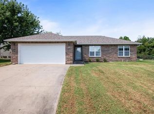 102 Shady Ln, Warrensburg, MO 64093
