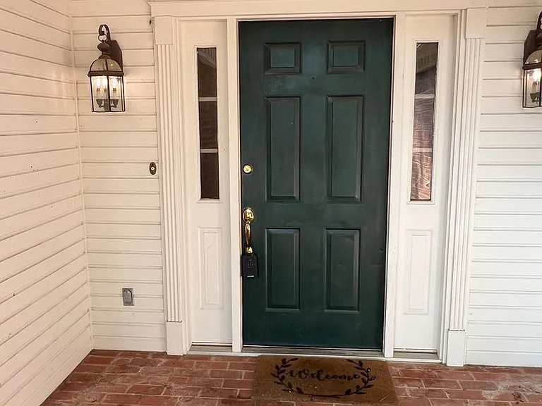 10 Foxcroft Ct — Photo 2