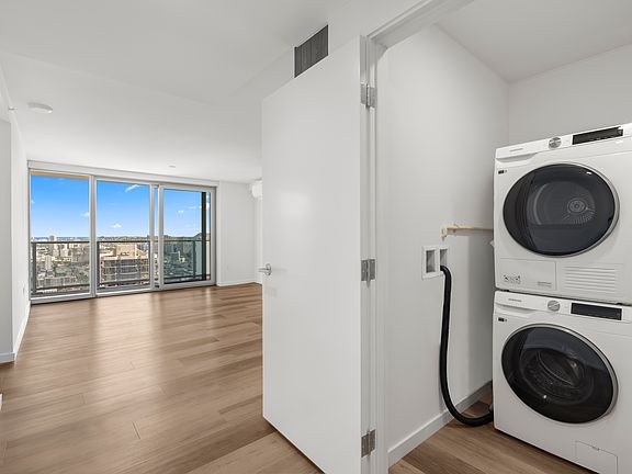 4th image of 1515 Liona St #4107L