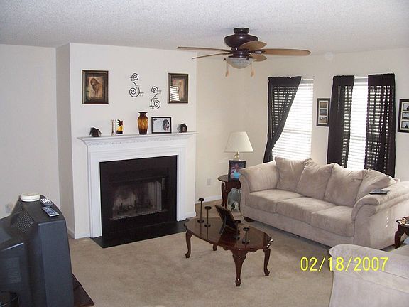 Family Room w/ fireplace 