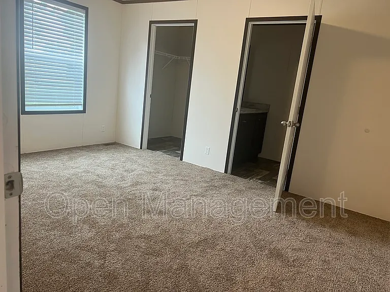 825 1st Ave E #323 — Photo 7