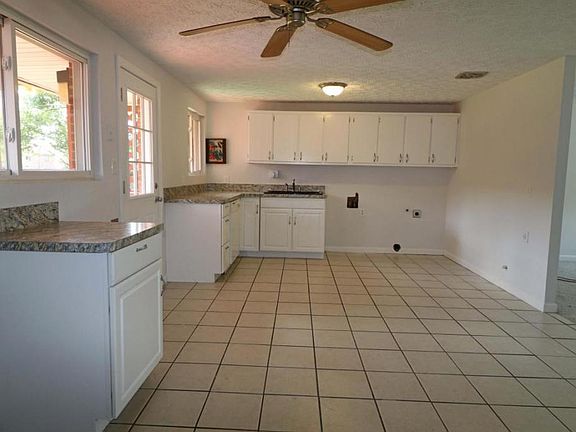 2nd image of 6707 Gilette Dr
