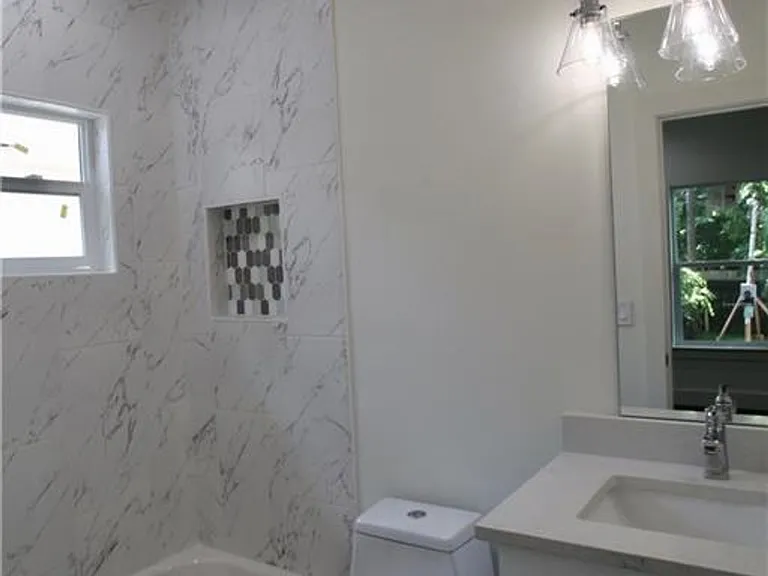 705 Harris Ave #C — Photo 10